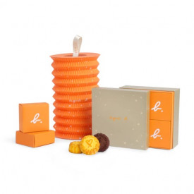 Agnes b Cafe Glow Of Love Assorted Mooncake 8 pieces with Agnes b Limited Edition Lantern 1 piece