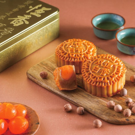 Hang Heung Cake Shop White Lotus Seed Paste Mooncake with Two Yolks 2 pieces